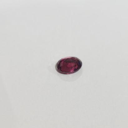 GRENAT purplish pink rhodolite , ovale ,...