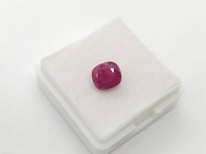 RUBIS purplish red , coussin , Madagascar...