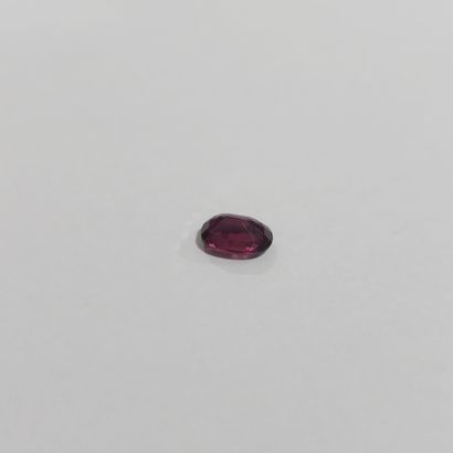 GRENAT purplish pink rhodolite , ovale ,...