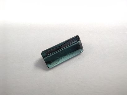 TOURMALINE bluish green 	taille émeraude,...