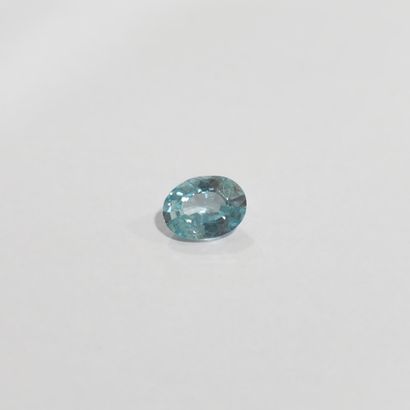 ZIRCON gentle heat blue VS Cambodge ovale...