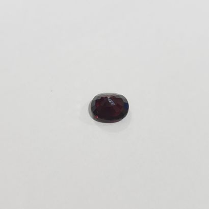 GRENAT red , ovale , Madagascar , 2,52 carats...