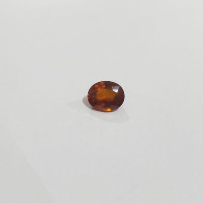 GRENAT orange hessonite , ovale , Mozambique...