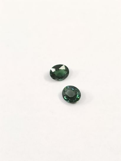 DEUX TOURMALINES vertes ovales, Mozambique	,...