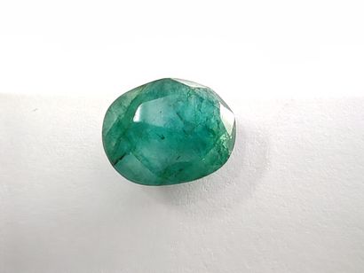 EMERAUDE	 ovale, Zambie, 7.40 carats	
Dim...