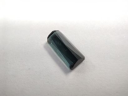 TOURMALINE bluish green 	taille émeraude,...
