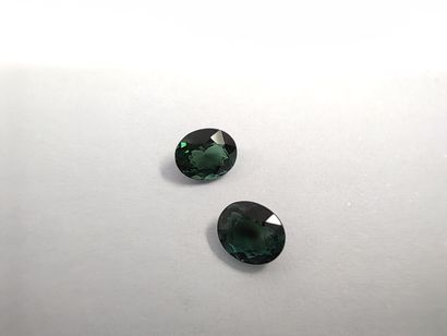DEUX TOURMALINES vertes ovales, Mozambique	,...