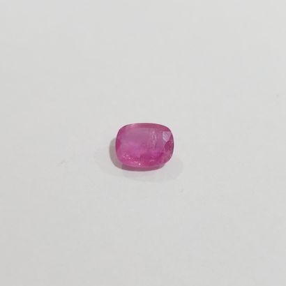 SAPHIR pink 	cushion, Madagascar, 2.13 carats
Dim...