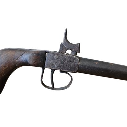 PERCUSSION PISTOL, long barrel, walnut stock
1840s/1850s
Barrel...