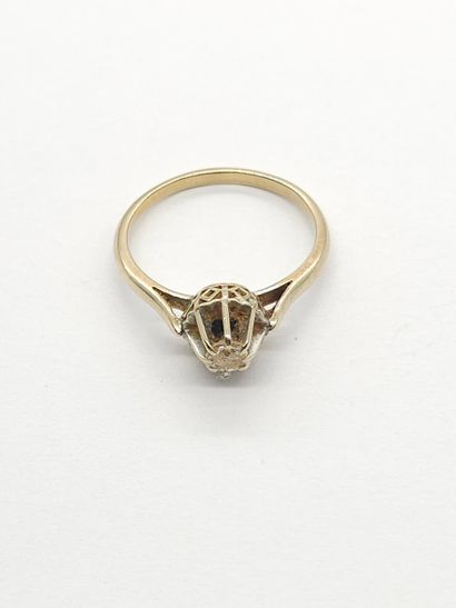 BAGUE solitaire en or gris 750° ornée d'un...