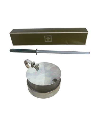 CHRISTOFLE France 
Parmesan set in Silver...