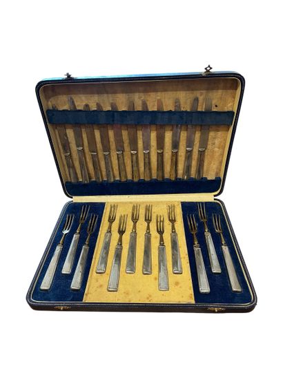 VULCAIN in PARIS 
Art Deco-style silver plated...
