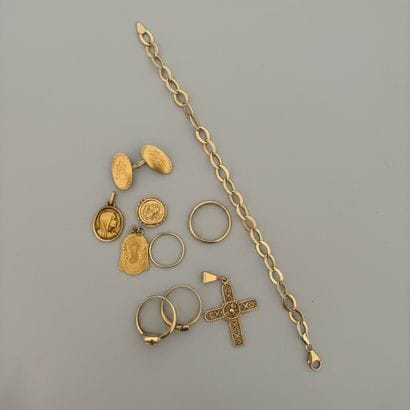 750° gold SET including:
Yellow gold bracelet...
