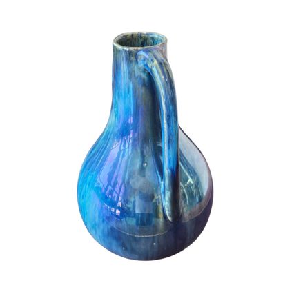RAMBERVILLERS
Amphora-shaped vase made of...