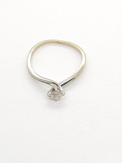 BAGUE solitaire en or gris 750° ornée d'un...