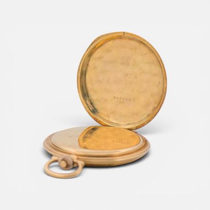 LIP - Solid yellow gold (.750) savonnette...