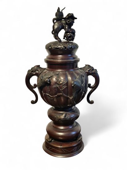 JAPAN, Meiji period 
Large bronze incense...