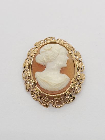 WORK French 20th century
750° yellow gold...