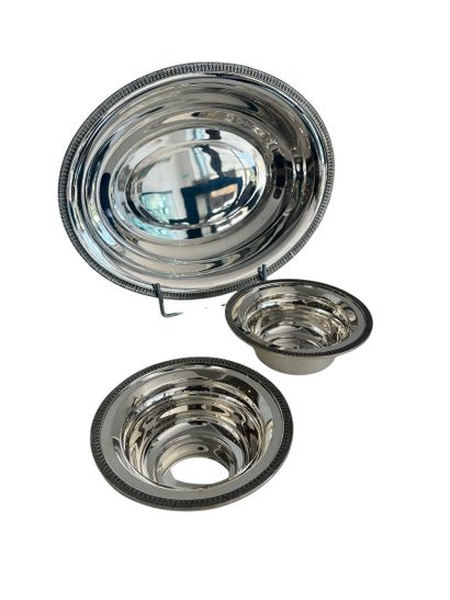 ST MEDARD
Oblong bread basket in silver plated...