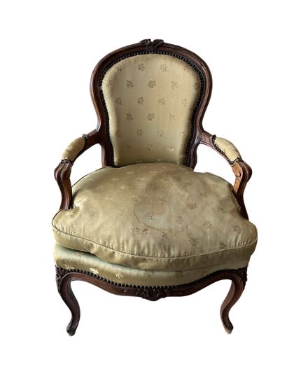 18th-century French FURNITURE
Pair of armchairs...