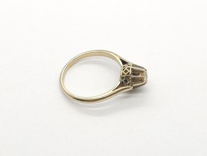 BAGUE solitaire en or gris 750° ornée d'un...