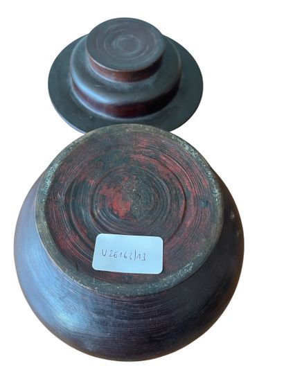 TIBET, 20th century
Baluster-shaped tsampa...