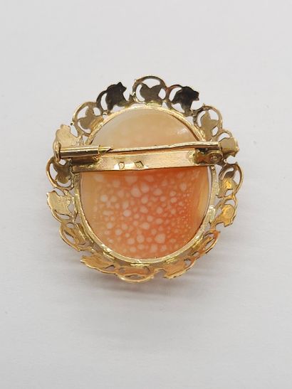 WORK French 20th century
750° yellow gold...