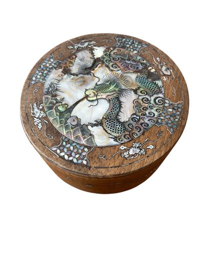 VIETNAM (Indochina), 20th century
Circular...