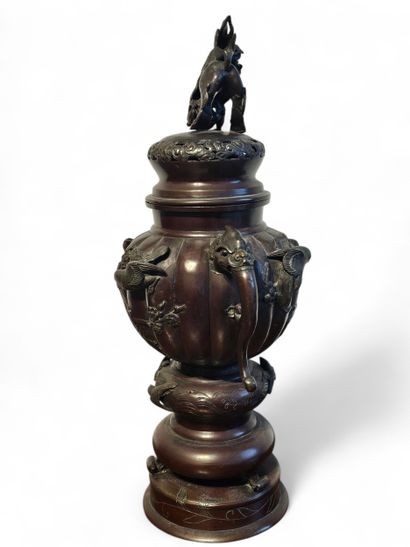 JAPAN, Meiji period 
Large bronze incense...