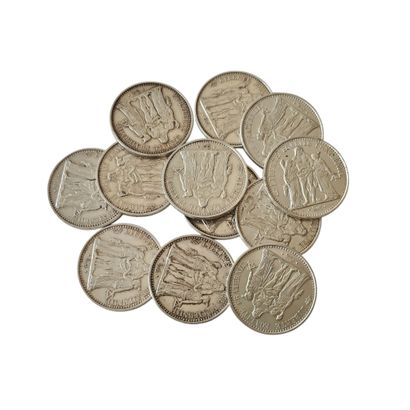 REUNION DE DOUZE PIECES de 10 francs Hercule...