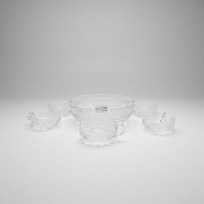SAINT LOUIS 
Fruit and punch set in crystal...