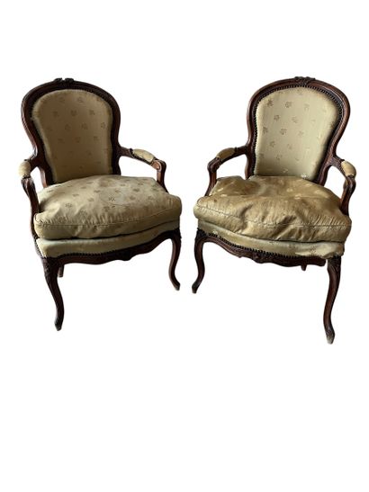 18th-century French FURNITURE
Pair of armchairs...