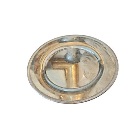 SUITE de DOUZE SOUS-ASSIETTES circulaires...