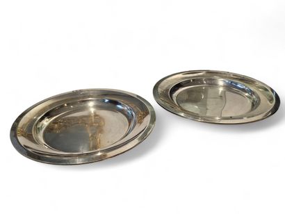 CHRISTOFLE
Paire de grands plats ronds creux...