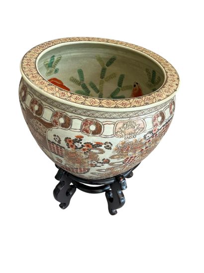 JAPAN, Satsuma, 20th century
Earthenware...