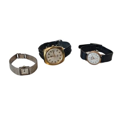 DAF 
Montre d'homme en métal doré cadran...