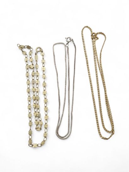LOT de bijoux fantaisie comprenant :
Lip...