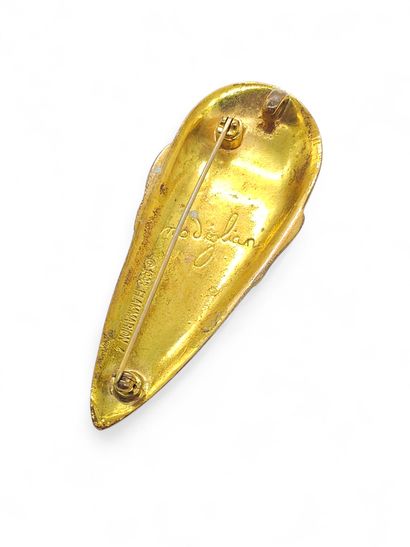 MODIGLIANI
Broche faisant pendant représentant...