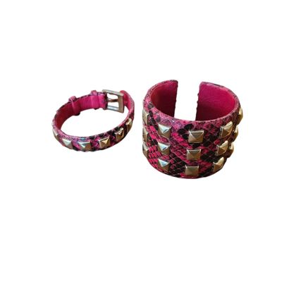 BRACELET manchette ouvrant et bracelet ceinture...