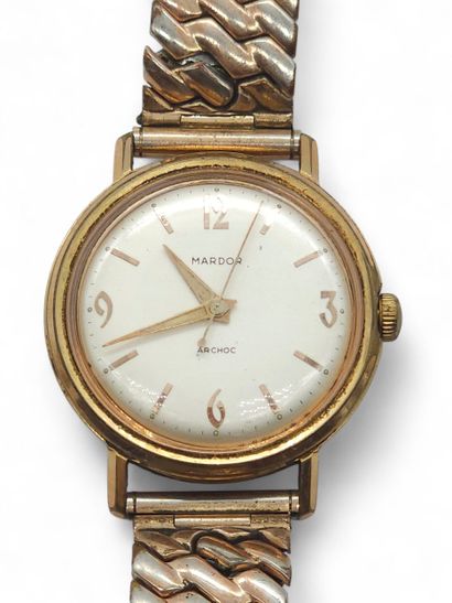 LOT de neuf montres dont deux LANCEL, une...