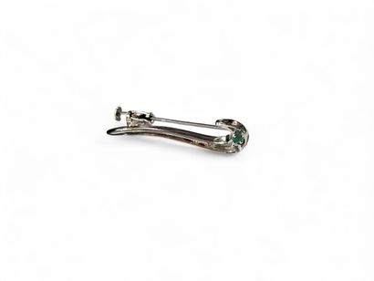 TRAVAIL Français moderne
Broche en argent...