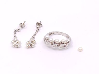 DEMI - PARURE en argent et perles comprenant...