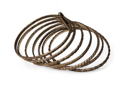 ENSEMBLE DE BIJOUX FANTAISIE comprenant :
Trois...