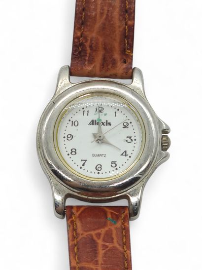 LOT de neuf montres dont deux LANCEL, une...