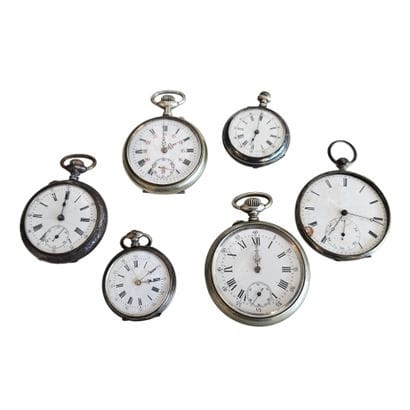 REUNION DE QUATRE MONTRES DE GOUSSET en métal...