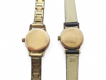 OMEGA
Montre bracelet en métal doré, boitier...