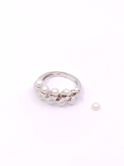 DEMI - PARURE en argent et perles comprenant...