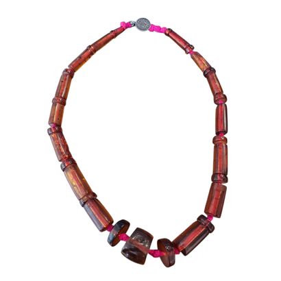 COLLIER SAUTOIR de perles d'ambres préssées...