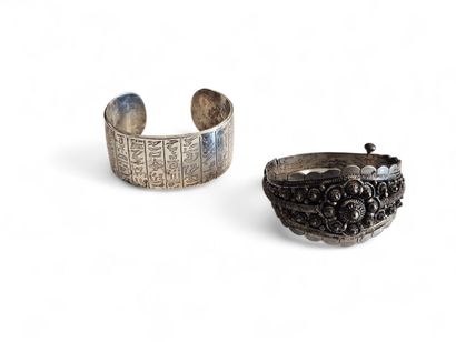 CHOUSKI DORDOGNE 
Bracelet manchette en bronze...