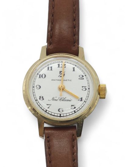 LOT de neuf montres dont deux LANCEL, une...